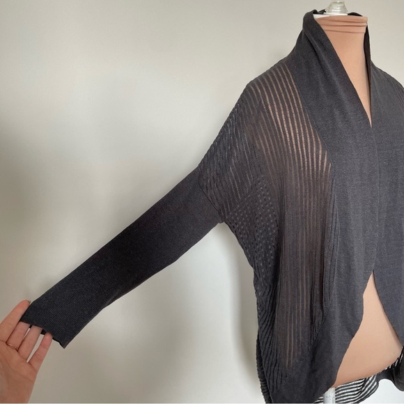 Alice + Olivia Gray Linen Blend Shadow Striped Circle Open Cardigan EUC Size XS - Picture 5 of 10